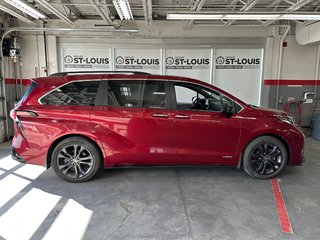2021 Toyota Sienna XSE in Cowansville, Quebec - 4 - w320h240px