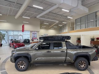 Toyota Tacoma Trailhunter Hybride 2025 à Cowansville, Québec - 2 - w320h240px