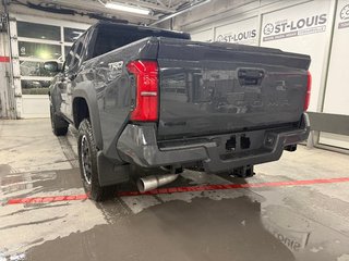 Toyota Tacoma 4x4 Double Cab 6M TRD Hors route (caisse 5 pi) 2025 à Cowansville, Québec - 6 - w320h240px