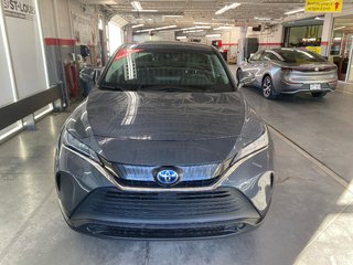 Toyota Venza LE 2022 à Cowansville, Québec - 2 - w320h240px