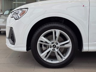 2021 Audi Q3 Progressiv | AWD | TOIT | CUIR | BAS KM +++ in Laval, Quebec - 5 - w320h240px