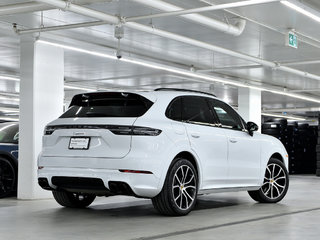 Cayenne AWD / Premium Plus Package 2023 à Laval, Québec - 3 - w320h240px