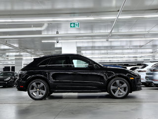 2023  Macan S / Premium Plus Package / BOSE in Laval, Quebec - 2 - w320h240px