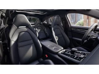 2023  Panamera 4 Édition Platine / Rear Axle Steering in Laval, Quebec - 5 - w320h240px