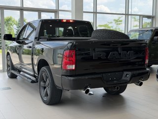 Ram 1500 Classic Express NIGHT EDITION | CREW CAB | 8 ROUES | 4X4 | CARPLAY | CAMÉRA | BLUETOOTH +++ 2020 à Laval, Québec - 6 - w320h240px
