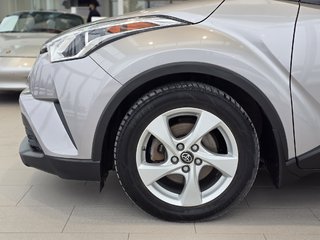 2018 Toyota C-HR XLE | DÉMARREUR | 8 PNEUS | CAM | BLUETOOTH | +++ in Laval, Quebec - 5 - w320h240px