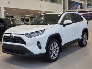 2021  RAV4 XLE AWD | TOIT | CUIR | CARPLAY | CAMÉRA | +++ in Laval, Quebec - 3 - w320h240px