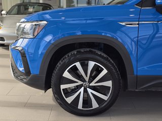 2023 Volkswagen Taos Comfortline AWD | TOIT PANO | CAM | CARPLAY | +++ in Laval, Quebec - 5 - w320h240px