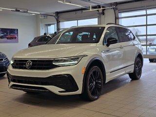 Volkswagen Tiguan Comfortline R-Line Black Edition DÉMARREUR | PANO 2022 à Laval, Québec - 3 - w320h240px