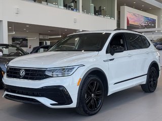 Volkswagen Tiguan Comfortline R-Line Black Edition 4MOTION | DÉMARREUR | TOIT PANO +++ 2022 à Laval, Québec - 4 - w320h240px
