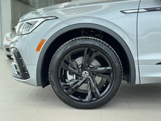 2023 Volkswagen Tiguan Comfortline R-Line Black Edition DÉMARREUR | PANO in Laval, Quebec - 5 - w320h240px