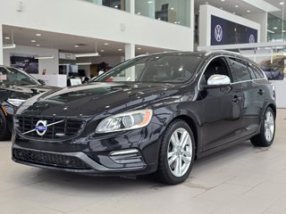 2015 Volvo V60 T6 R-Design | TRÈS RARE | 325HP | 8 ROUES | +++ in Laval, Quebec - 4 - w320h240px