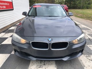 2013 BMW 328i xDrive Xdrive - sunroof, power memory seats, a/c, cruise in COLDBROOK, Nova Scotia - 2 - w320h240px