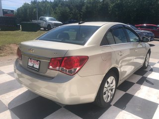 Chevrolet Cruze LT 1LT - Power Windows, Reverse Camera, Hands Free 2015 à COLDBROOK, Nouvelle-Écosse - 4 - w320h240px