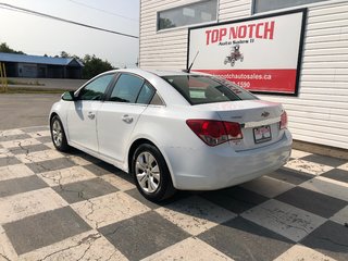 2014  Cruze 1LT, power locks, cruise control, reverse camera in COLDBROOK, Nova Scotia - 6 - w320h240px