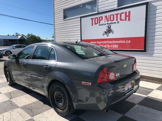 2009 Chevrolet Malibu 2LT - Sunroof, CD Player, Power Windows in COLDBROOK, Nova Scotia - 6 - w320h240px