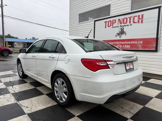 2013 Chrysler 200 LX, Keyless entry, MP3, Cruise control in COLDBROOK, Nova Scotia - 6 - w320h240px