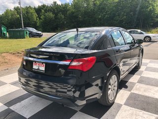 2014 Chrysler 200 LX - CD Player, Power Windows, Cloth Seats in COLDBROOK, Nova Scotia - 4 - w320h240px