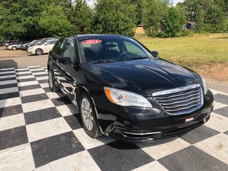 2014 Chrysler 200 LX - CD Player, Power Windows, Cloth Seats in COLDBROOK, Nova Scotia - 3 - w320h240px