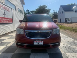 2011 Chrysler TOWN & COUNTRY Touring, keyless entry, Cruise control, Bluetooth in COLDBROOK, Nova Scotia - 2 - w320h240px