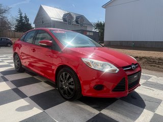 2013 Ford FOCUS SE, keyless entry, backup camera, Bluetooth in Kentville, Nova Scotia - 3 - w320h240px
