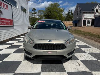 Ford FOCUS SE, keyless entry, backup camera, Bluetooth 2016 à Kentville, Nouvelle-Écosse - 2 - w320h240px