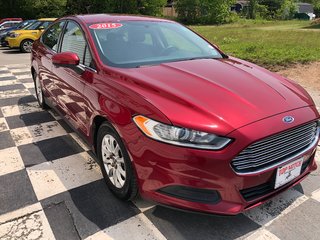 2015 Ford Fusion S - reverse camera, hands free, cruise control, ac in Kentville, Nova Scotia - 3 - w320h240px