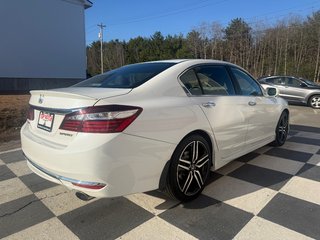 2016 Honda ACCORD Sport, keyless entry, Cruise control, Bluetooth in COLDBROOK, Nova Scotia - 4 - w320h240px