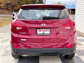 2011 Hyundai TUCSON L | CD/MP3 Player, Rear Defrost, Traction Control in COLDBROOK, Nova Scotia - 5 - w320h240px