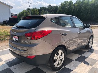 2012 Hyundai Tucson GL in Kentville, Nova Scotia - 4 - w320h240px