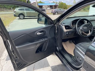 Jeep Cherokee Limited, REVERSE CAMERA, AC, HEATED SEATS 2014 à COLDBROOK, Nouvelle-Écosse - 6 - w320h240px