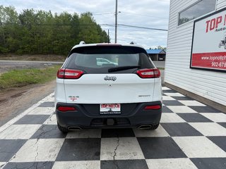 Jeep CHEROKEE Sport, keyless entry, Cruise control, MP3 2016 à Kentville, Nouvelle-Écosse - 5 - w320h240px