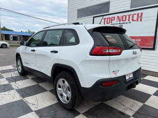 Jeep CHEROKEE Sport, keyless entry, Cruise control, MP3 2016 à Kentville, Nouvelle-Écosse - 6 - w320h240px
