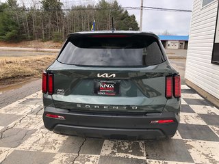 2022 Kia Sorento LX- Heated seats and wheel, Lane Assist, Pwr seats in Kentville, Nova Scotia - 5 - w320h240px