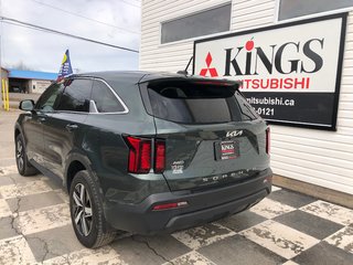 2022 Kia Sorento LX- Heated seats and wheel, Lane Assist, Pwr seats in Kentville, Nova Scotia - 6 - w320h240px