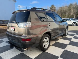 2011 Mitsubishi OUTLANDER SE LS, keyless entry, backup camera, Bluetooth in Kentville, Nova Scotia - 4 - w320h240px