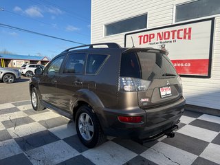2011 Mitsubishi OUTLANDER SE LS, keyless entry, backup camera, Bluetooth in Kentville, Nova Scotia - 6 - w320h240px