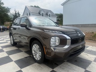 2024 Mitsubishi Outlander ES, keyless entry, backup camera, Bluetooth in COLDBROOK, Nova Scotia - 3 - w320h240px