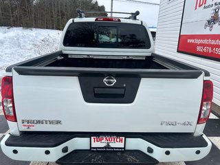 2017  Frontier PRO-4X - 4x4, Diff lock, Heated seats, Sunroof, AC in COLDBROOK, Nova Scotia - 5 - w320h240px