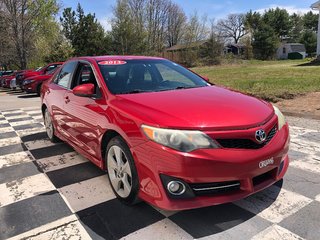 2013 Toyota Camry SE - power seats. reverse camera, bluetooth, a/c in Kentville, Nova Scotia - 3 - w320h240px