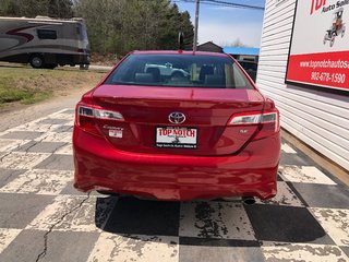 2013 Toyota Camry SE - power seats. reverse camera, bluetooth, a/c in Kentville, Nova Scotia - 5 - w320h240px