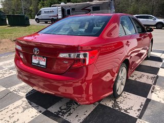 2013 Toyota Camry SE - power seats. reverse camera, bluetooth, a/c in Kentville, Nova Scotia - 4 - w320h240px