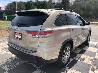 2016 Toyota Highlander XLE- Leather interior, AWD, 3 rows tons of space! in COLDBROOK, Nova Scotia - 4 - w320h240px