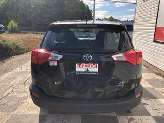 RAV4 LE - cruise control, hands free, a/c, CD player 2014 à COLDBROOK, Nouvelle-Écosse - 5 - w320h240px