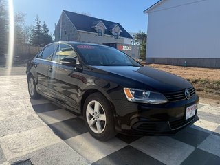 2014 Volkswagen JETTA Comfortline, Keyless entry, MP3, Cruise control in COLDBROOK, Nova Scotia - 3 - w320h240px