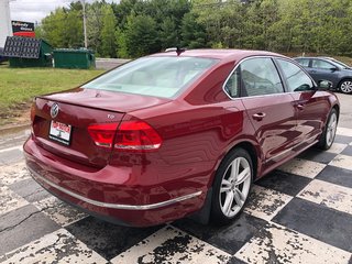 2015 Volkswagen Passat Highline- Diesel , Aftermarket head unit, Sunroof in COLDBROOK, Nova Scotia - 4 - w320h240px