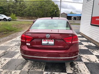 2015 Volkswagen Passat Highline- Diesel , Aftermarket head unit, Sunroof in COLDBROOK, Nova Scotia - 5 - w320h240px