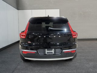 Volvo XC40 Momentum 2022