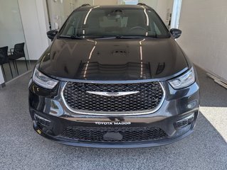 2022 Chrysler Pacifica Touring in Magog, Quebec - 6 - w320h240px