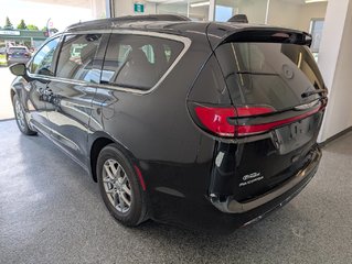 2022 Chrysler Pacifica Touring in Magog, Quebec - 5 - w320h240px